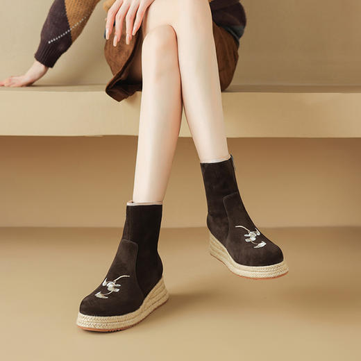 OLD 7189绣花女鞋民族风加绒汉服靴古风松糕底棉靴 商品图0