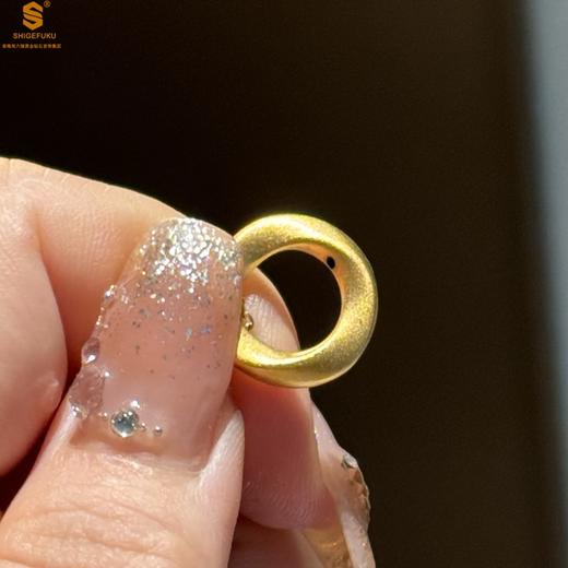 【品牌授权】【香港周六福】黄金钻石首饰 守护爱情莫比乌斯环足金内嵌足银吊坠（附赠K金项链） 商品图1