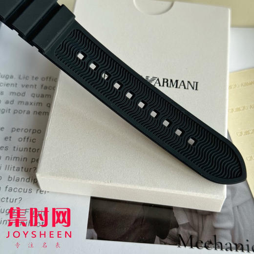 原单阿玛尼AR11684 橙黑配色 男士腕表
机芯：原装进口石英机芯 商品图7
