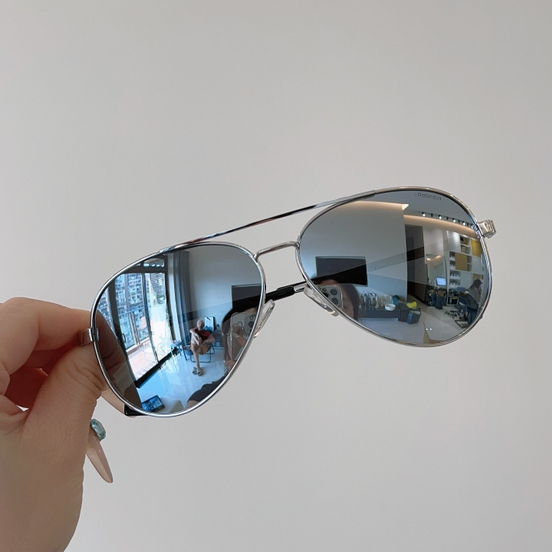 银色飞行员墨镜