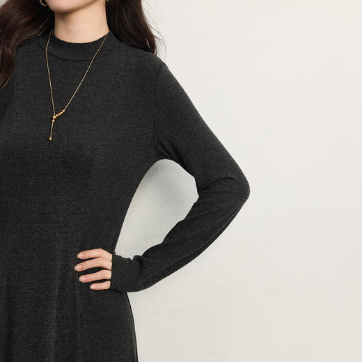 【10/15新品】熙世界仿羊绒磨毛针织连衣裙女2025秋冬款通勤百搭内搭打底长裙子 商品图4