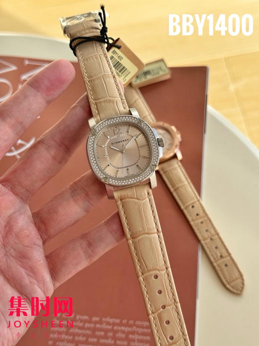 原单巴宝莉BBY1400 女士腕表
机芯：原装进口石英机芯 商品图0