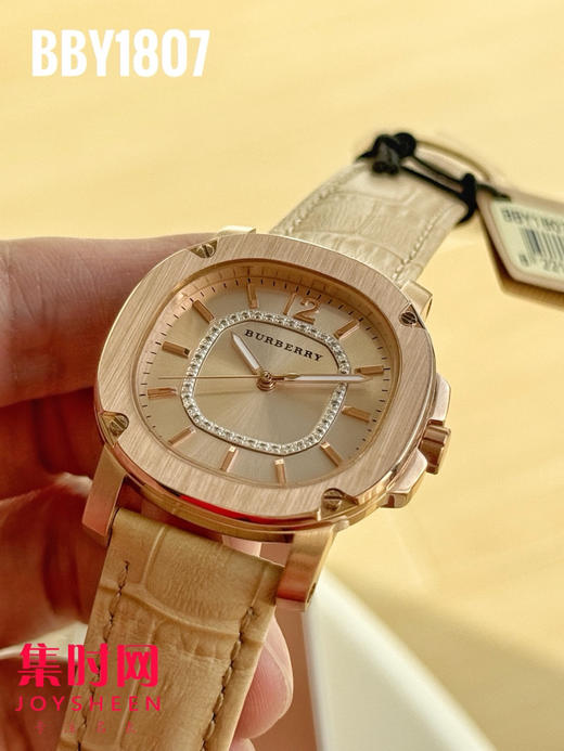原单巴宝莉BBY1807 女士腕表
机芯：原装进口石英机芯 商品图1