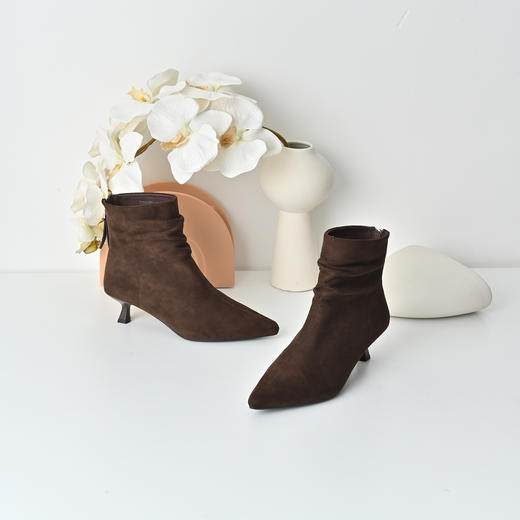 经典鲨2025冬季专柜新款优雅尖头高细跟褶皱堆堆靴瘦瘦靴女KW65-558211 商品图2