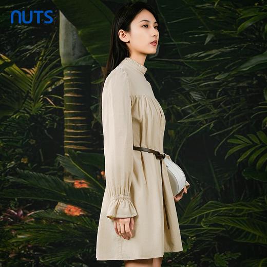 NUTS春秋季新款纯色收腰显瘦褶皱气质A字短款连衣裙女411101359 商品图1