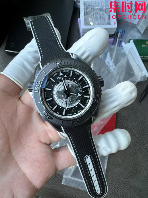 欧米茄 VS海马600米系列 海洋宇宙 海马世界时陶瓷壳 碳黑水泥灰 男士腕表 表径45.5mm 8938一体机 快跳日历 双色夜光 商品图0