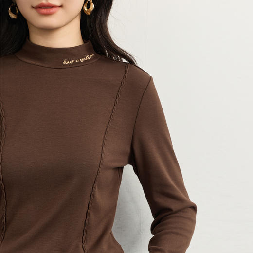 【10/15新品】熙世界琥珀流光穿搭半高领T恤上衣女2025秋冬内搭发热磨毛打底衫 商品图4