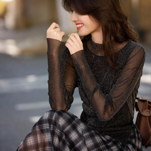 【10/15新品】熙世界「繁星亮丝打底衫」半高领轻薄网纱T恤女秋季内搭长袖上衣 商品图3