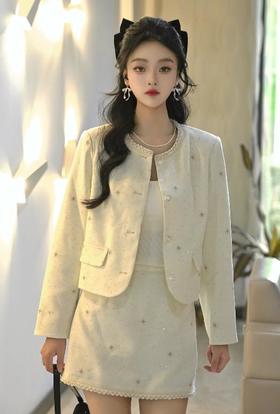 小香风气质上下套裙~