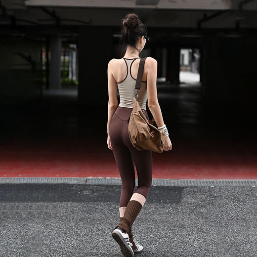 Beemen女款细肩带方领运动内衣 软糯裸感超贴肤 工字美背 固定杯不跑杯 瑜伽户外健身可外穿背心 商品图3