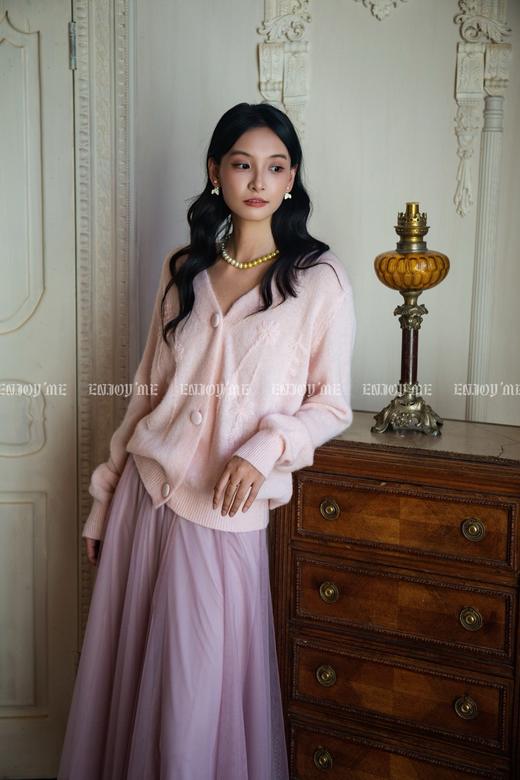 【门店同款】ENJOY冬季“暖冬软糖”手绣花朵针织开衫 166597388 商品图2