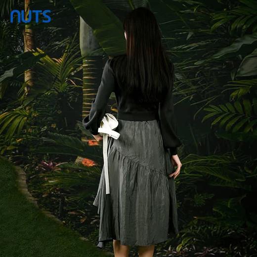 NUTS春秋季新款复古气质高腰针织拼接不规则连衣裙女411102102 商品图4