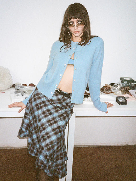 TR她热 冬日威尼斯 纯色短款圆领复古百搭保暖纯羊毛开衫 商品图1