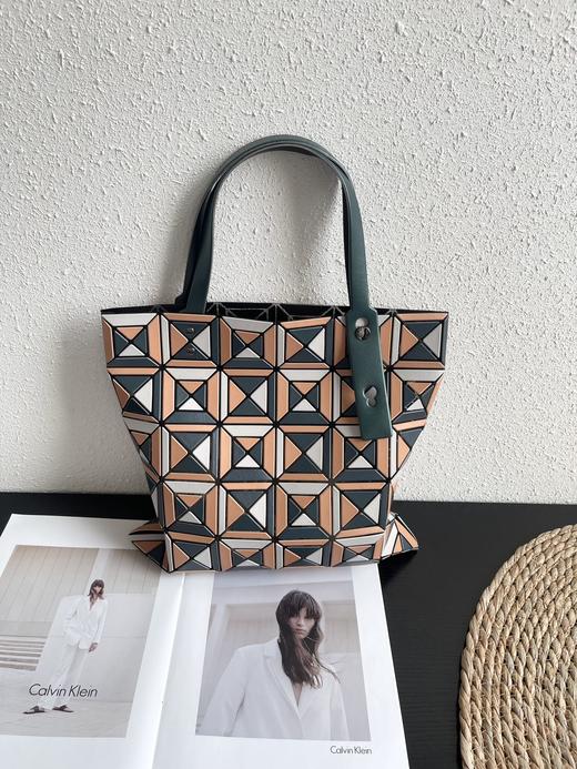 【SAN宅同款经典六格几何菱格单肩手提包ME2609】 商品图2