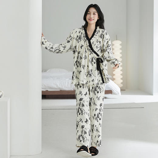 【超模君严选 昕芬儿--新中式和服印花纯棉家居服】天然棉质舒适透气轻盈 亲肤丝滑不跑杯 自带隐形胸垫  防凸点不走光 丝滑软糯触感 宽松版型搭配新中式印花 气质优雅/居家休闲/多款式可选 商品图5