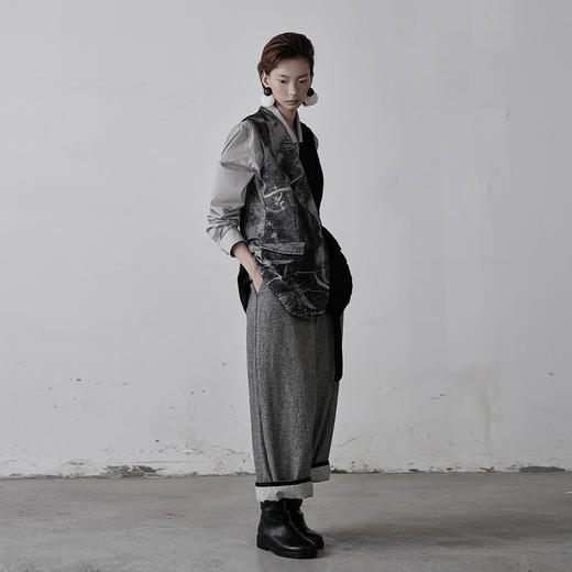 不裁 云尽秋·松石印花不对称马甲 商品图1