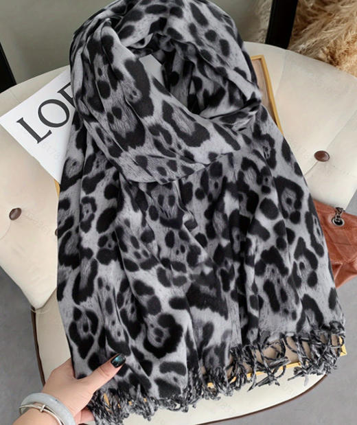 【YW】无忧购49元2件【甄选】冬款加厚仿羊绒豹纹围巾辣妹保暖披肩（截单后3-5天发货) 商品图4
