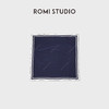 ROMI STUDIO“法式蓝调”100%桑蚕丝手工卷边方形丝巾 RWDSP31467 商品缩略图3
