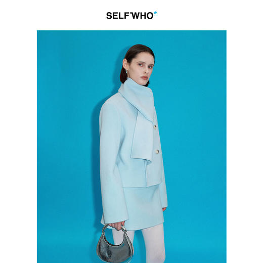 SELFWHO高支高密羊驼毛混纺围巾领毛呢外套女2025冬新款短款大衣 商品图2
