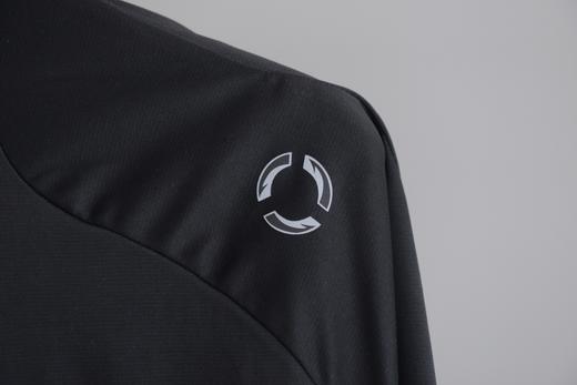 点此购买 迪桑特春秋季男士户外运动半拉链速干上衣 fc 332460 商品图8