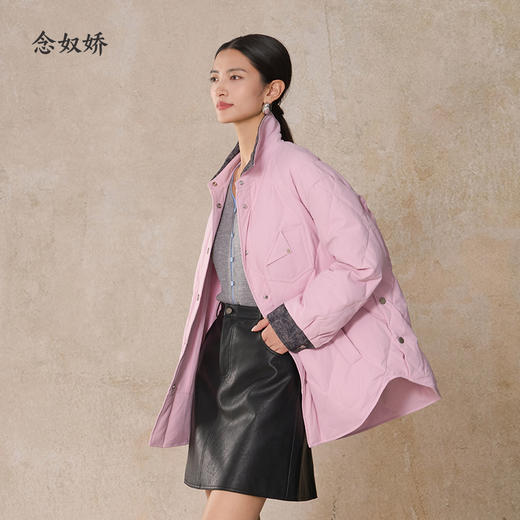 【商场同款】CNO5042 “ 巴恩风羽绒服 ” 菱形格结合珊云粉 甜酷范儿十足 包容显瘦鹅绒服 商品图5