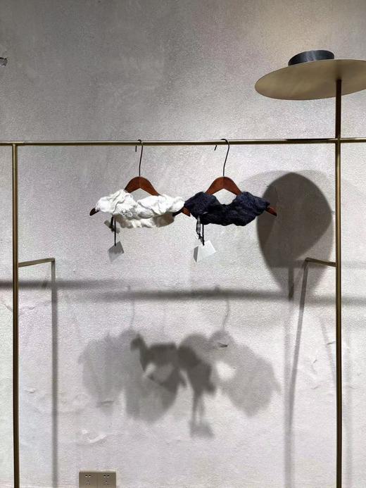 Daniela Gregis 25AW 墨蓝色/奶油白马海毛手工叠褶装饰领 商品图2