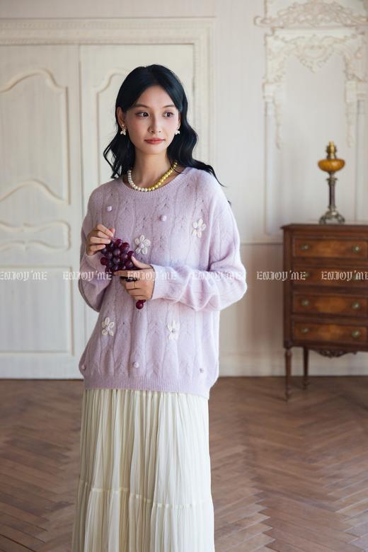 【门店同款】ENJOY冬季“暖冬软糖”手绣花朵针织上衣 166746339 商品图0