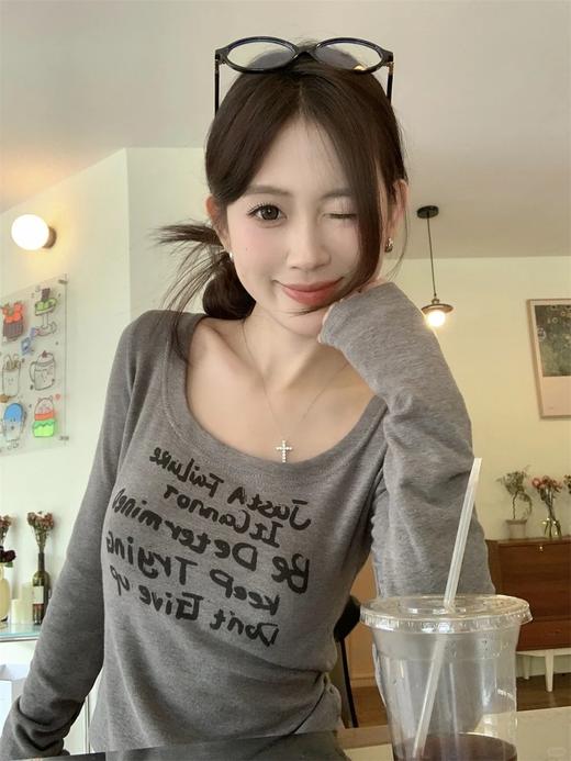 <曾小咸推荐> 辣妹字母U领长袖T 日常99/件 活动价59.99/件！【预售款，预计3-15天发货】 商品图0