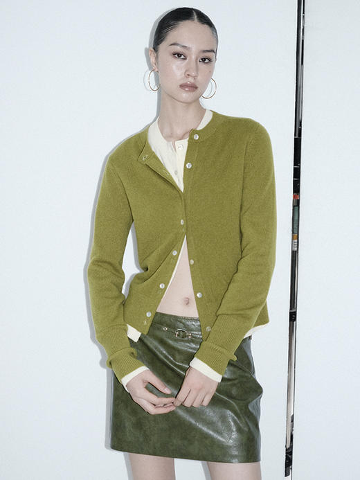 TR她热 冬日威尼斯 纯色短款圆领复古百搭保暖纯羊毛开衫 商品图4