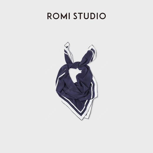 ROMI STUDIO“法式蓝调”100%桑蚕丝手工卷边方形丝巾 RWDSP31467 商品图0