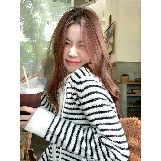 <曾小咸推荐>现货秒杀 ！微信超特价！韩系3色条纹连帽针织开衫 日常199.99 立减100 秒杀99.99！！ 商品图2