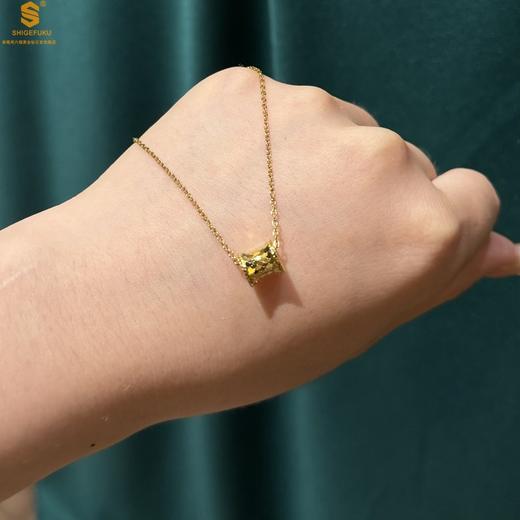 【品牌授权】【香港周六福】黄金钻石首饰 小蛮腰节节高升足金内嵌足银CNC精雕碎碎冰吊坠（附赠K金项链） 商品图1