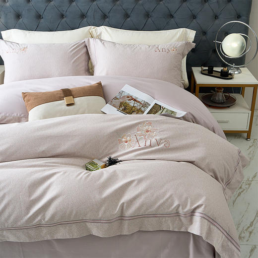 多喜爱 100S全棉云锦缎床上用品四件套乔莉蔻/澳海澜庭/雨棠酌春/茉色香绮/玉叶金枝/云琛/知澜/朵芙拉/时光幻想hl【双股长绒棉】【高支高密】【珠花重绣】【轻奢礼盒】 商品图9