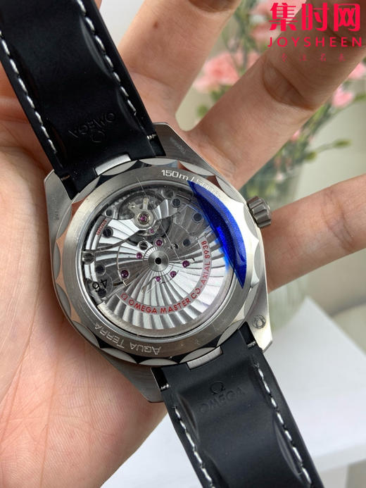 VS欧米茄新款海马世界时系列 VS海马世界时钛壳 钛海马 海马世界时黑色款 男士腕表 表径43mm 商品图7