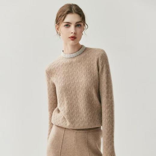 「高货qj」全新升级【铂金会员477/天猫639/差价162】(02333)洛诗琳气质镶钻珍珠领羊绒衫2025秋冬圆领减龄提花毛衣 商品图1