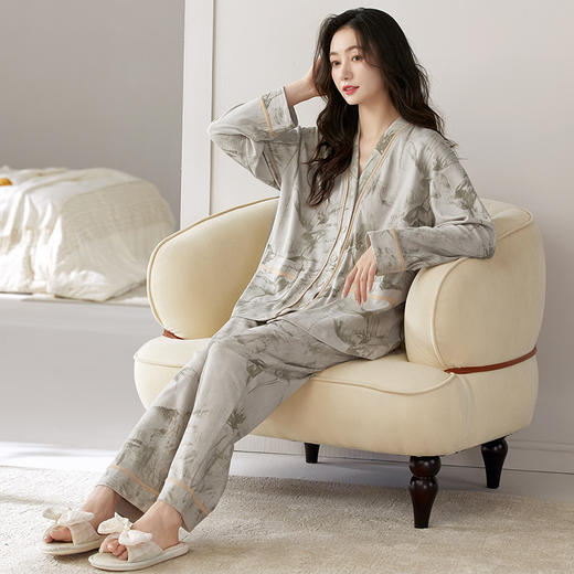 【超模君严选 昕芬儿--新中式和服印花纯棉家居服】天然棉质舒适透气轻盈 亲肤丝滑不跑杯 自带隐形胸垫  防凸点不走光 丝滑软糯触感 宽松版型搭配新中式印花 气质优雅/居家休闲/多款式可选 商品图3