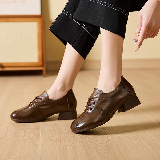 JY9869 2025春秋妈妈鞋真皮软底中老年女士皮鞋深口舒适防滑老人单鞋 商品图3