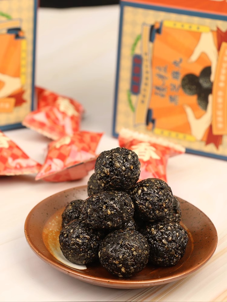 江南药王”胡庆余堂九蒸九晒黑芝麻丸，断货王！新口味，扑鼻的芝麻香，黑芝麻含量高达80%以上！新包装，糖果式，出门携带很方便！纯手工制作，国家非遗