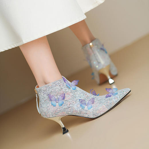 【预售5天】大码法式时尚真皮高跟鞋女细跟新款水钻蝴蝶女短靴春秋单靴ALS&2573 商品图0