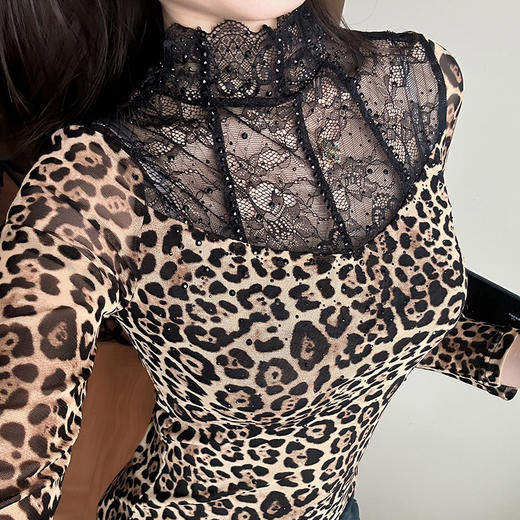 KQL 359H8358蕾丝拼接新款半高领烫钻上衣洋气t恤修身打底衫 商品图2