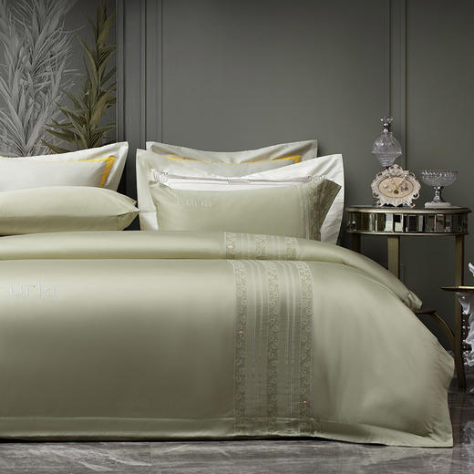 多喜爱 100S全棉云锦缎床上用品四件套乔莉蔻/澳海澜庭/雨棠酌春/茉色香绮/玉叶金枝/云琛/知澜/朵芙拉/时光幻想hl【双股长绒棉】【高支高密】【珠花重绣】【轻奢礼盒】 商品图12