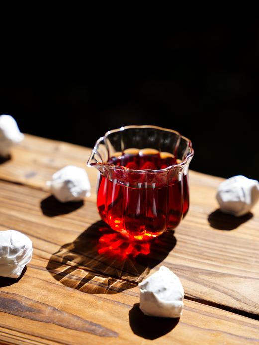 【高奢熟茶】【老班章熟茶龙珠】2015年古树原料十年陈茶王厚韵·旷世奇珍，一口松脂清香，一脉茶王醇韵，规格：400g/罐 商品图2