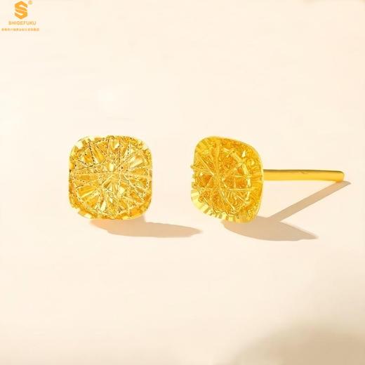 【品牌授权】【香港周六福】黄金钻石首饰 精雕镂空花丝幸福甜蜜小方糖足金内嵌足银耳钉（对） 商品图2
