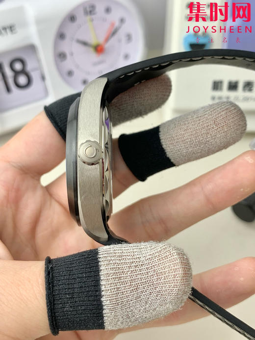 VS欧米茄新款海马世界时系列 VS海马世界时钛壳 钛海马 海马世界时黑色款 男士腕表 表径43mm 商品图2