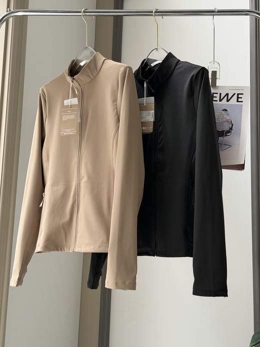 点此购买 On昂跑春秋季女款Gloria弹性针织夹克 xj 332513 商品图1