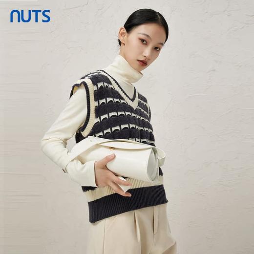NUTS冬季新款别致条纹撞色V领针织外穿马甲背心女343053199 商品图1