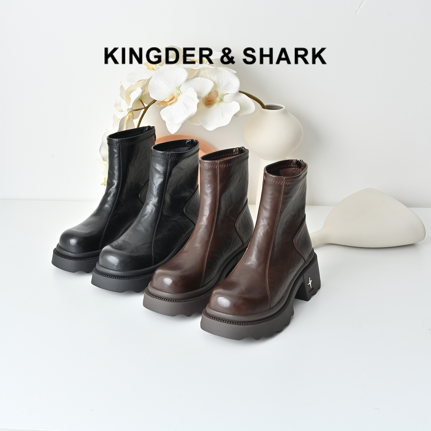 经典鲨2025冬季专柜新款百搭圆头中粗跟后拉链通勤短筒靴女KW65-558221