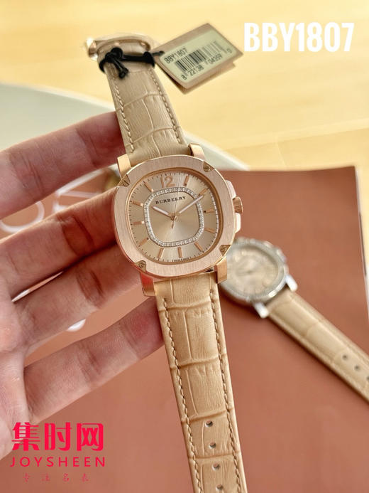 原单巴宝莉BBY1807 女士腕表
机芯：原装进口石英机芯 商品图0