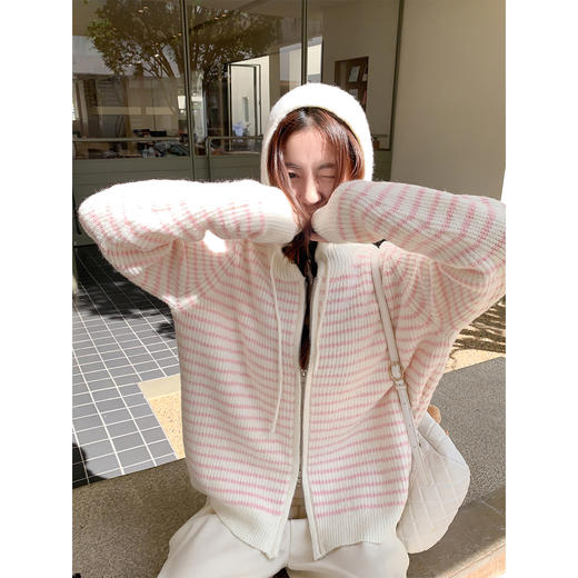 <曾小咸推荐>现货秒杀 ！微信超特价！韩系3色条纹连帽针织开衫 日常199.99 立减100 秒杀99.99！！ 商品图1