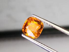 1.61ct 黄蓝宝裸石